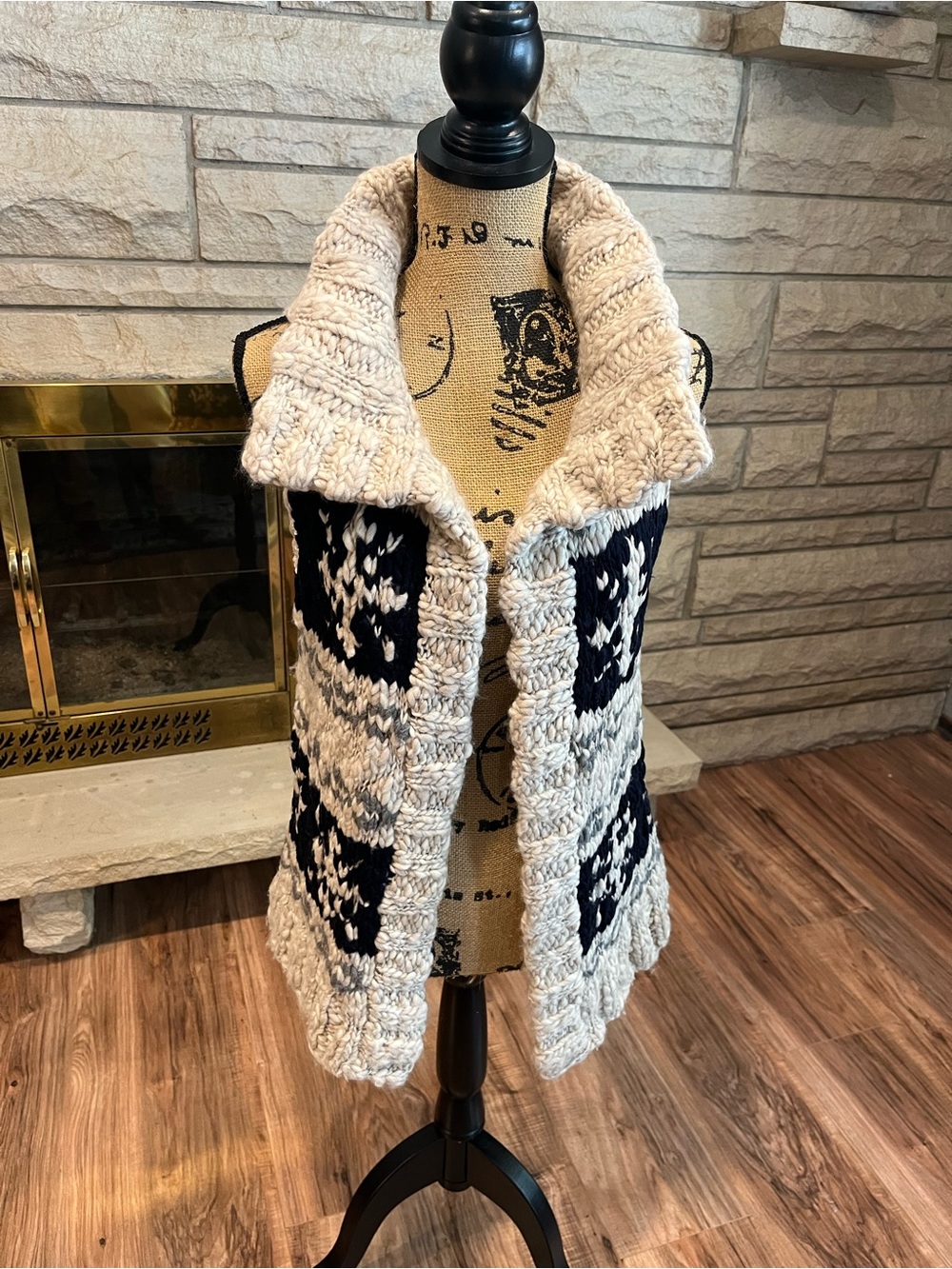 Abercrombie & Fitch Vintage Chunky Knit Open Front Vest -Size M